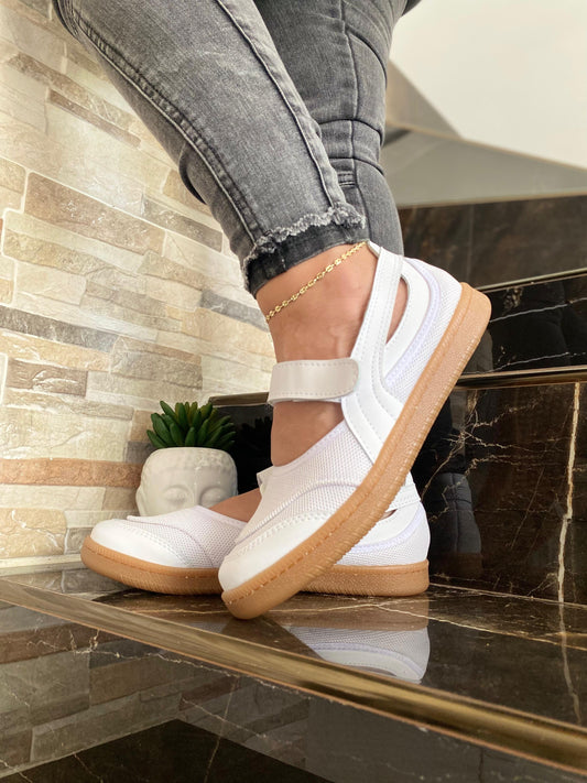 gid://shopify/MediaImage/24692264370270